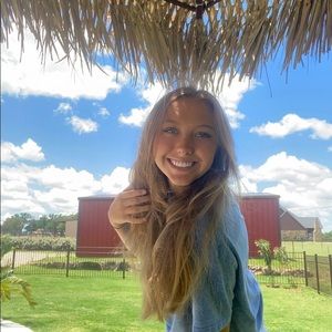 Meet your Posher, Whitney